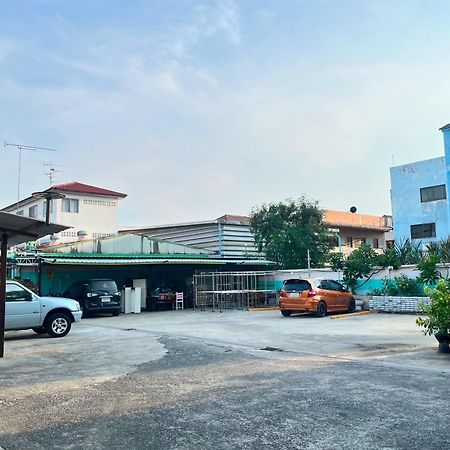 Pa Chalermchai Guesthouse กรุงเทพมหานคร ภายนอก รูปภาพ