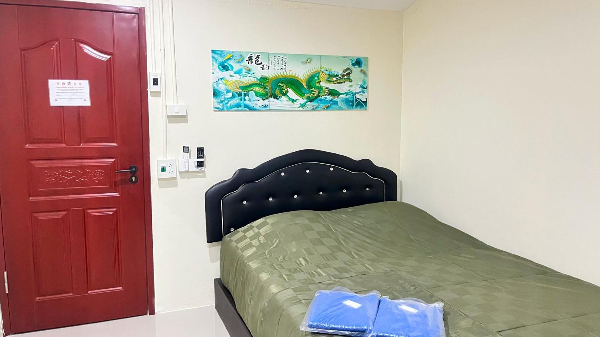 Pa Chalermchai Guesthouse กรุงเทพมหานคร ภายนอก รูปภาพ